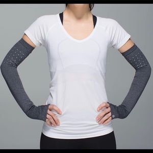 NWOT Lululemon Swiftly Arm warmers RARE XS /S